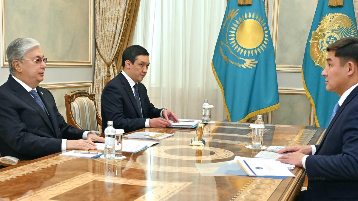 Тоқаев пен Азамат Есқараев Тоқаев пен Азамат Есқараев