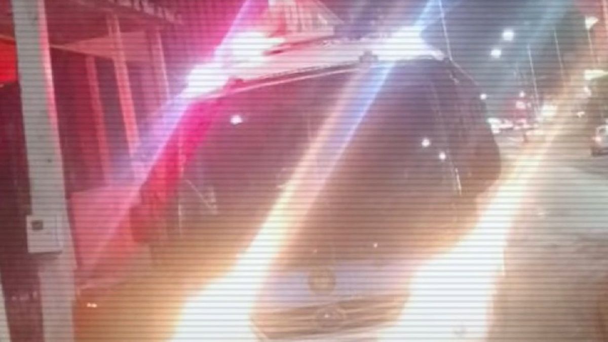 Полиция возле ночного клуба в Шымкенте