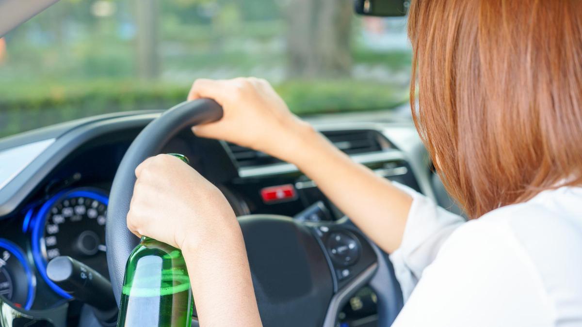 Пьяная женщина-водитель