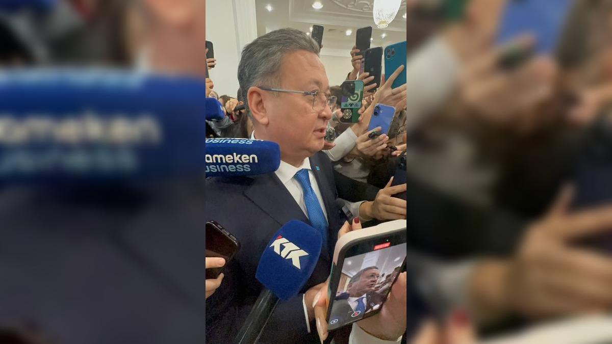 Мурат Нуртлеу в здании парламента