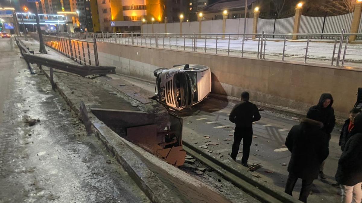 Автомобиль вылетел в тоннель