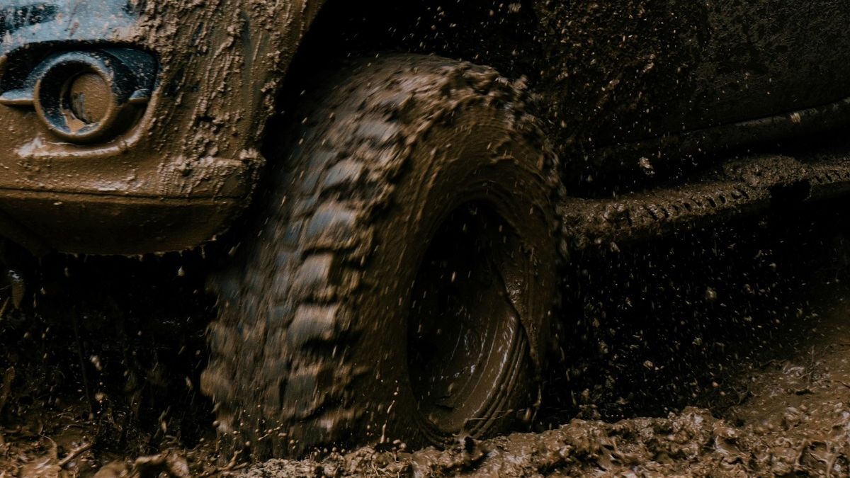 Машина в грязи