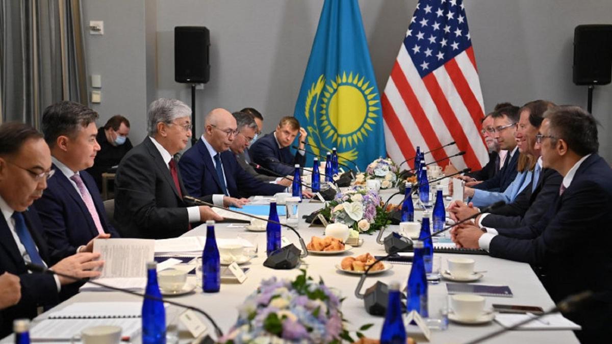 Президент жаһандық қаржы институттарының жетекшілерімен кездесуде Президент жаһандық қаржы институттарының жетекшілерімен кездесуде