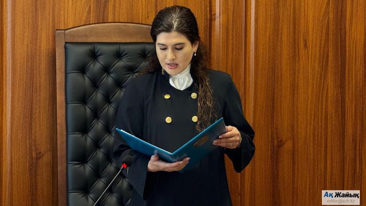 Судья зачитывает приговор