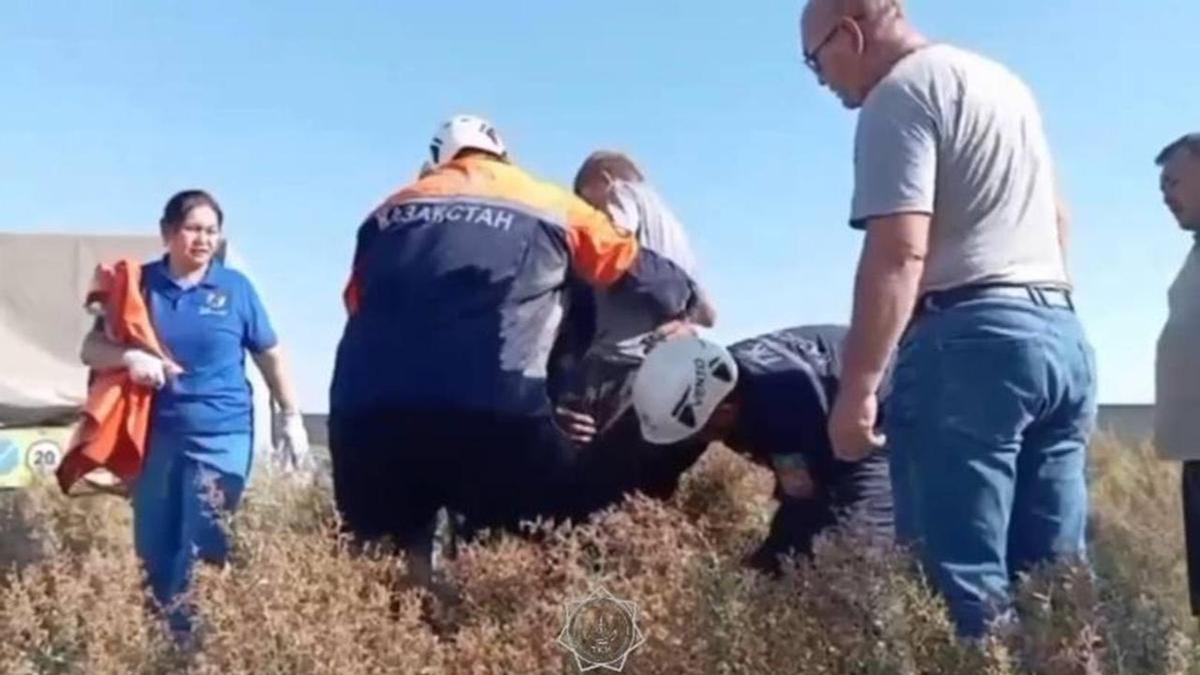 Анюта деген әдемі қызбен порно Моншадағы жетілген порно