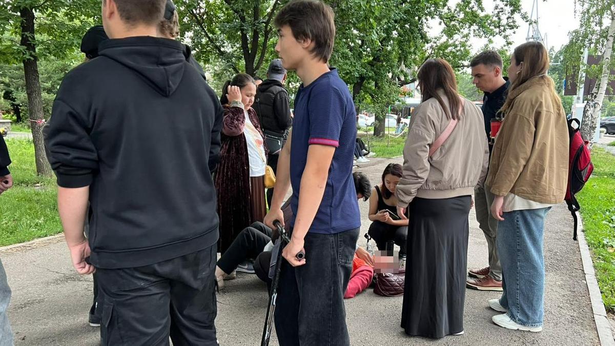Женщину сбили в Алматы Женщину сбили в Алматы