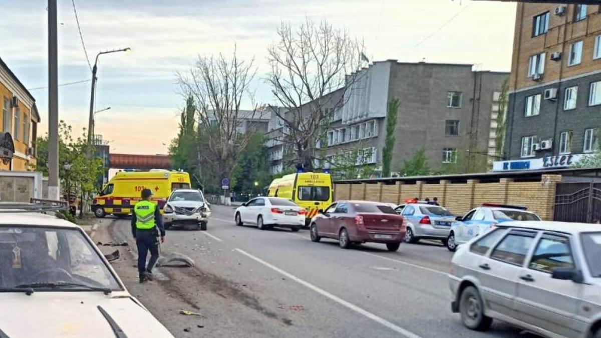 ДТП с автомобилем скорой помощи в Семее