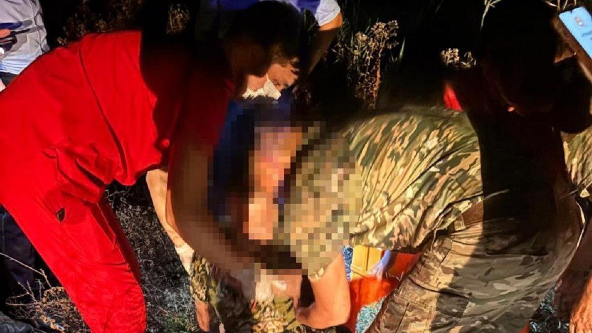Спасатели на месте происшествия Спасатели на месте происшествия