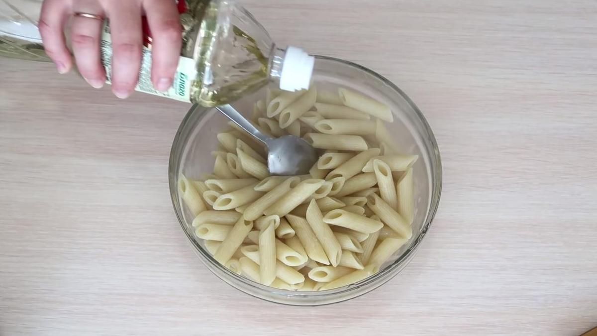 Макароны в миске