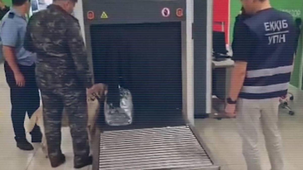 Проверка багажа в аэропорту