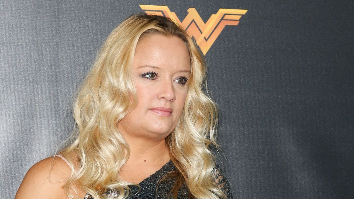 Британская актриса Люси Дэвис из сериала "Офис" рассказала о борьбе с неизлечимым раком четвертой стадии
