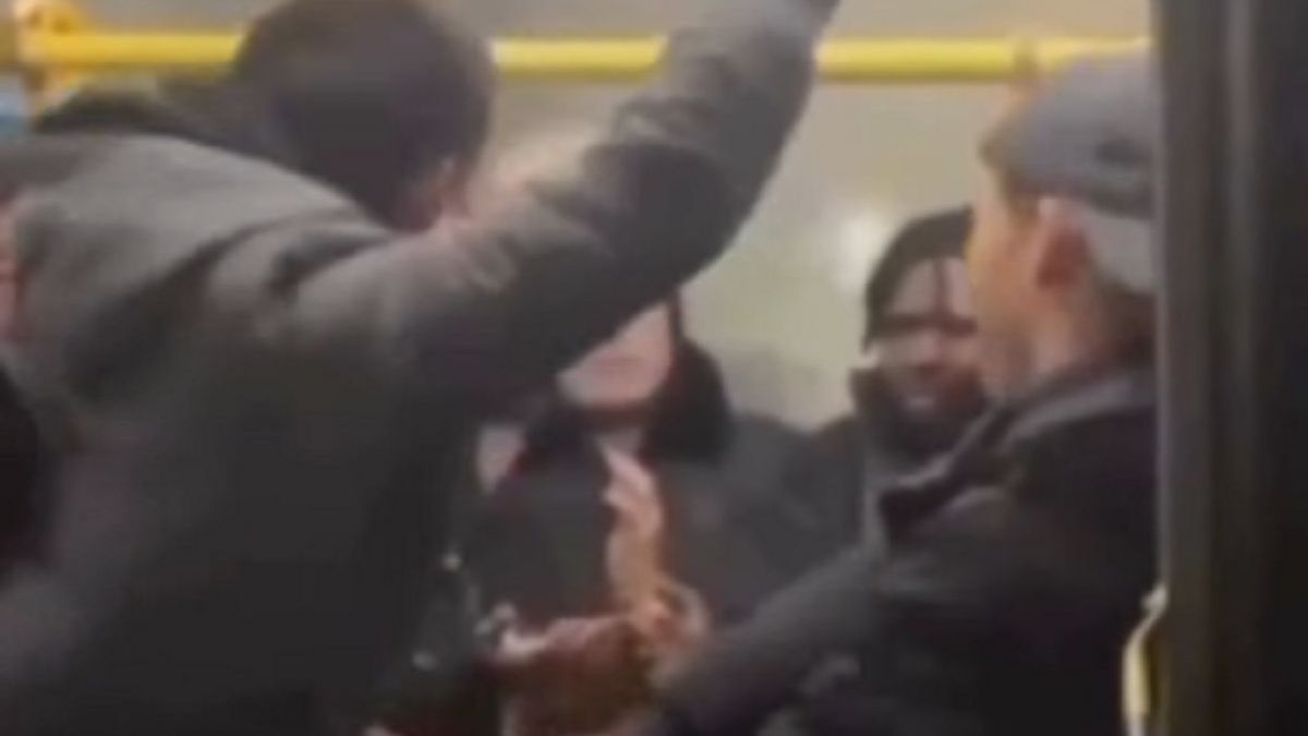 Конфликт в автобусе с иностранцем