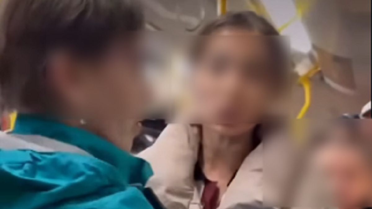 Конфликт пассажирок в автобусе