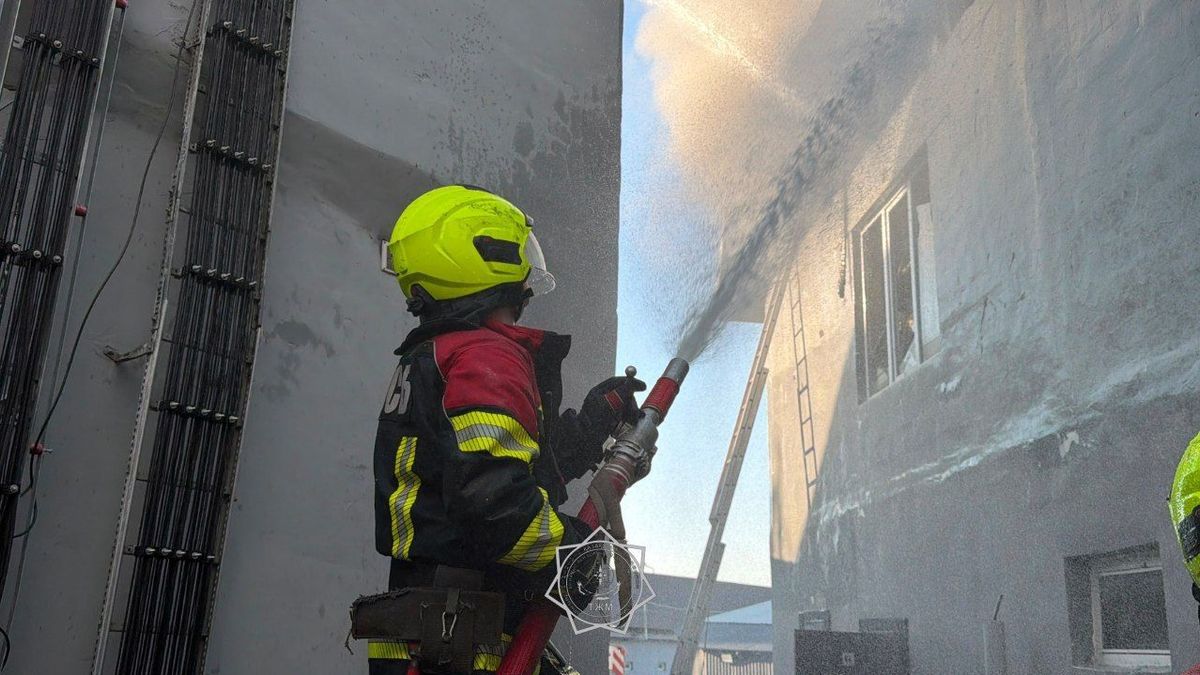Пожар на складе в Алматы