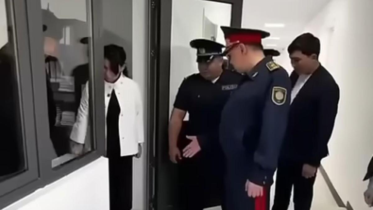 Начальник ДП Туркестанской области проверяет