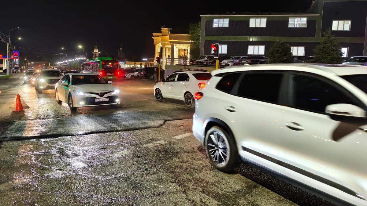 Улица Жандосова