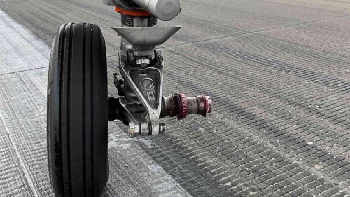 Шасси самолета после посадки