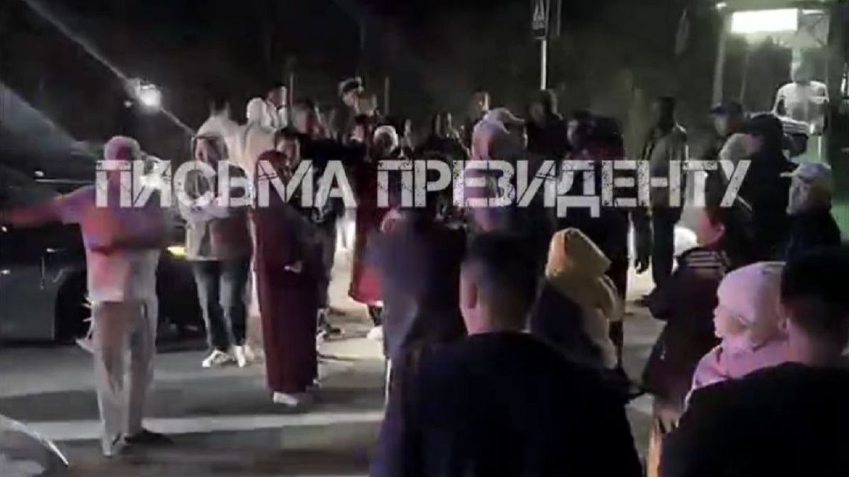 Жители Каскелена перекрыли дорогу