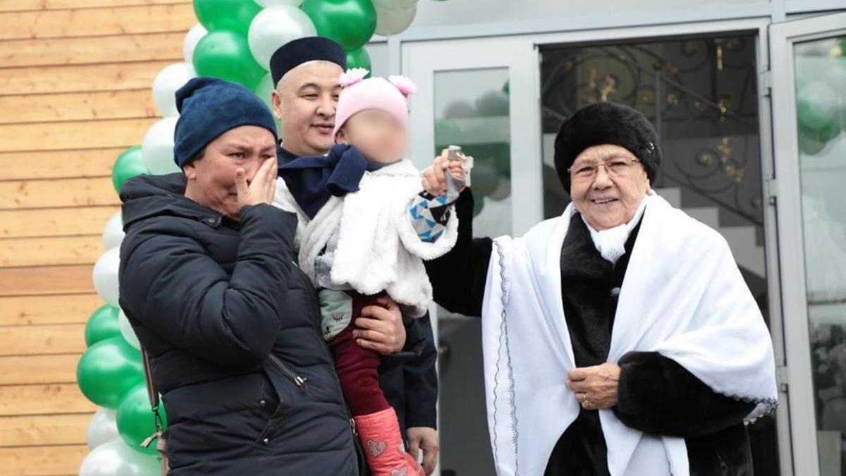 Үйлі болған көпбалалы ана Үйлі болған көпбалалы ана