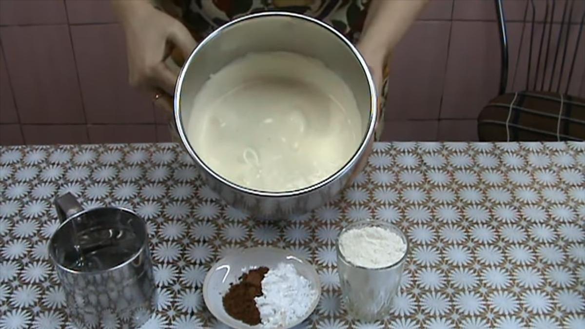 Приготовление теста для бисквита