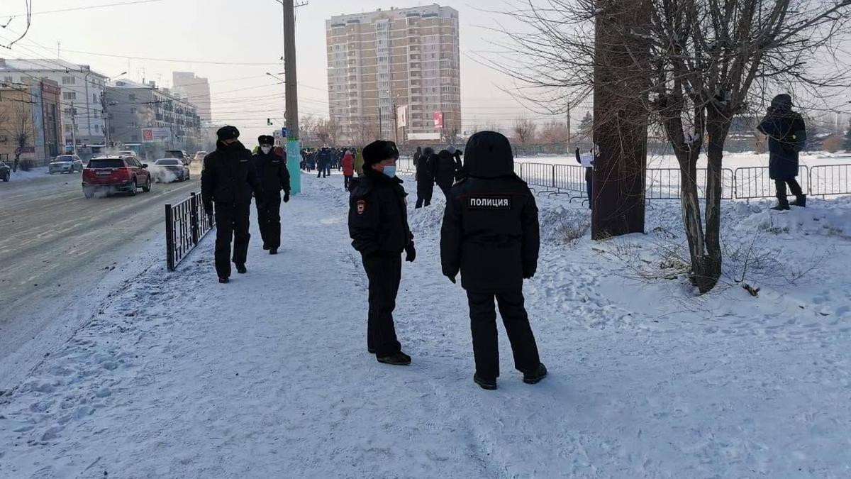 Полицейские на митинге