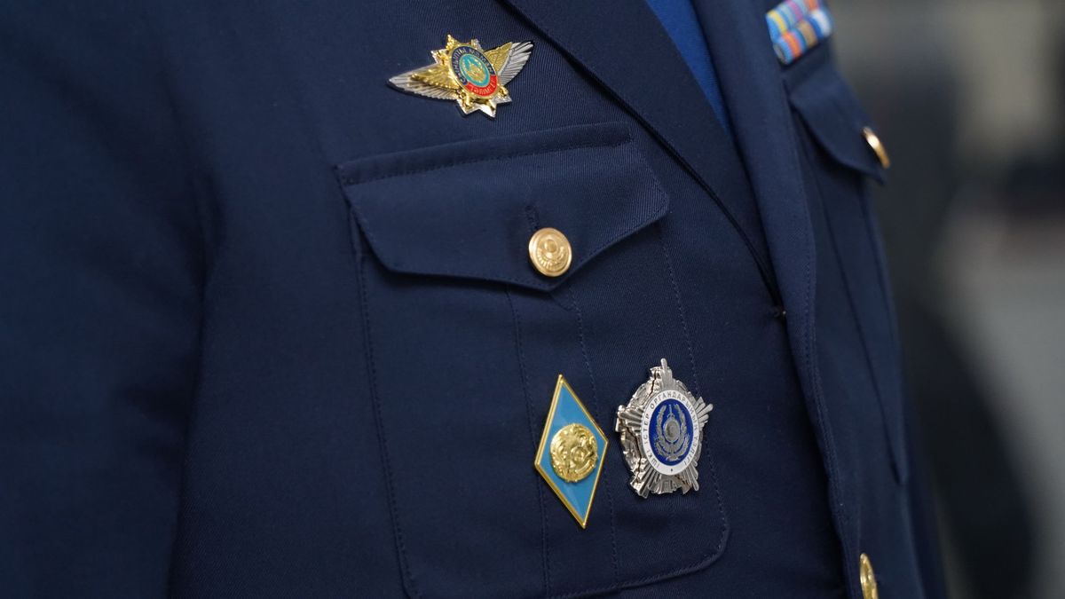 Полицейский в форме