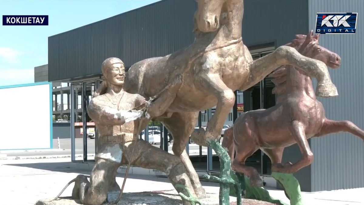 Поврежденные скульптуры