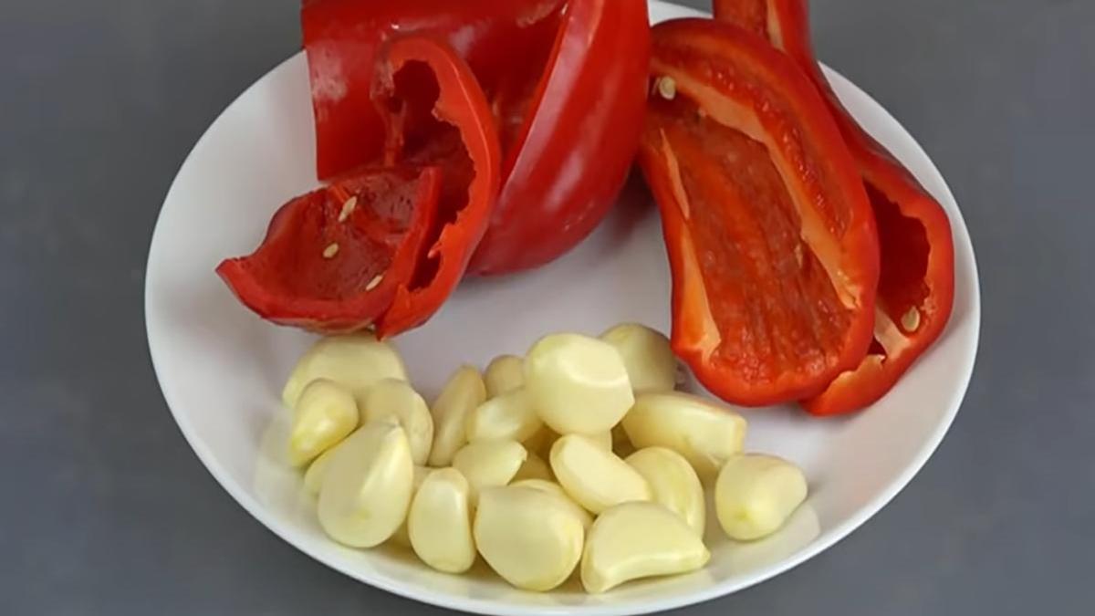 перцы и чеснок