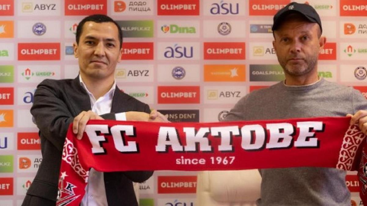 "Ақтөбе" футбол клубының жаңа бас бапкері "Ақтөбе" футбол клубының жаңа бас бапкері