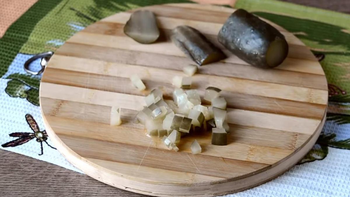 Нарезка огурца для салата