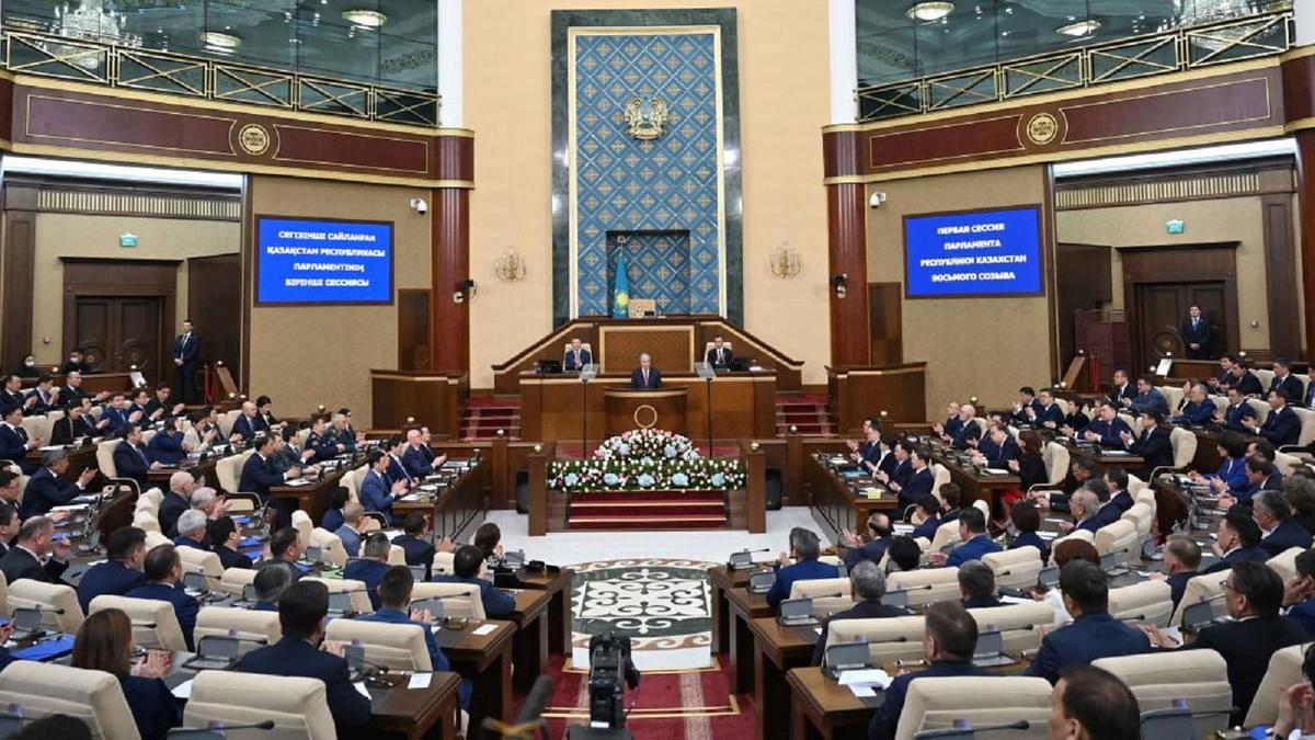 VIII сайланған парламенттің бірінші сессиясы