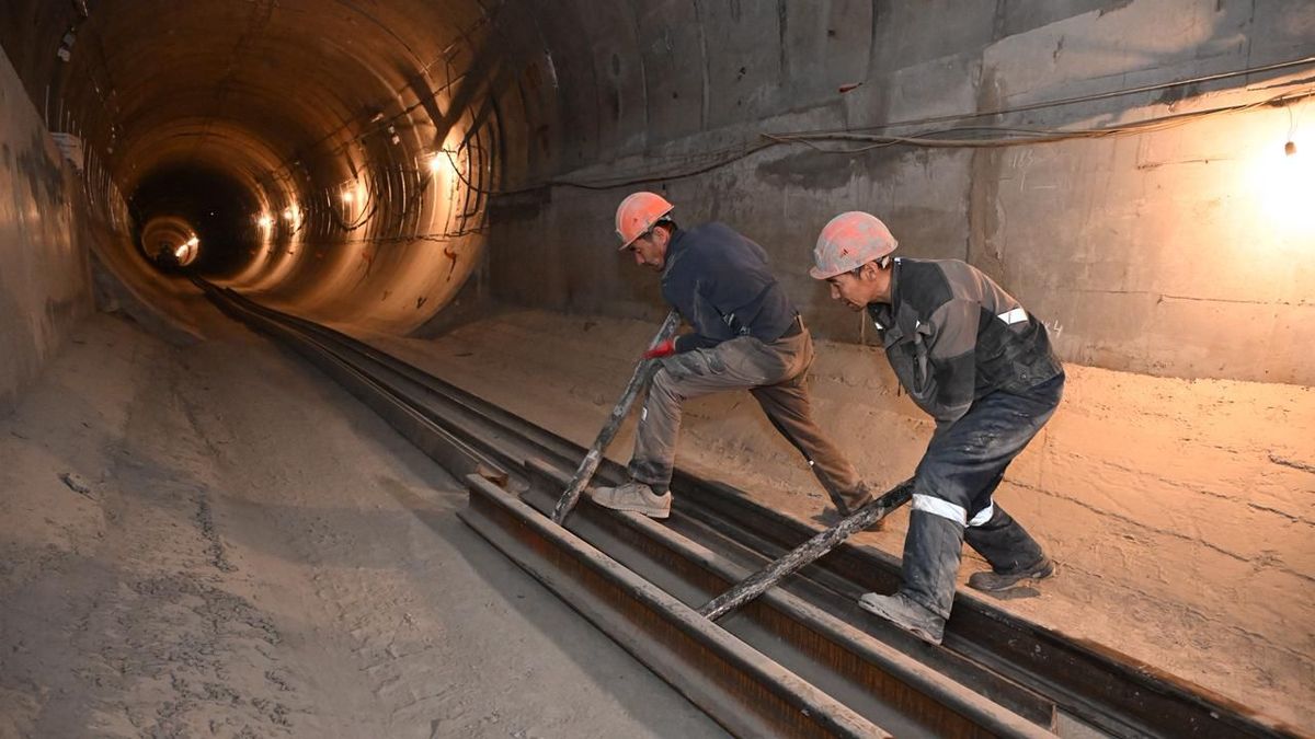 Строительство станции метро "Калкаман" в Алматы