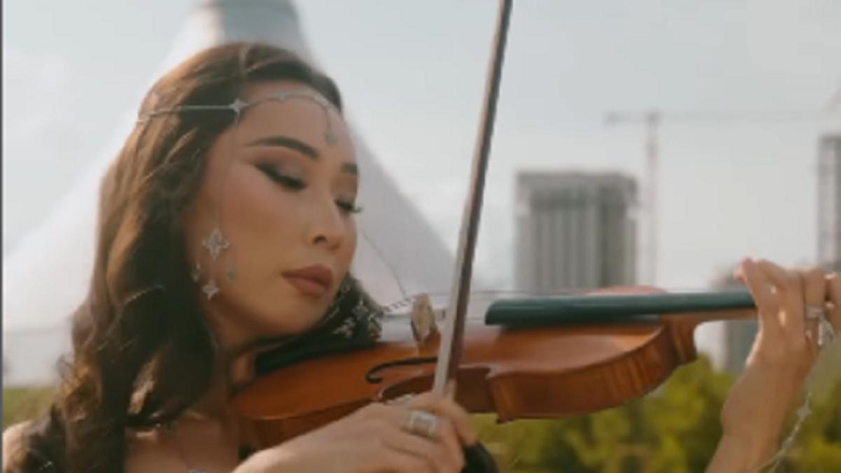 Скрипачка Меруерт Бахыт