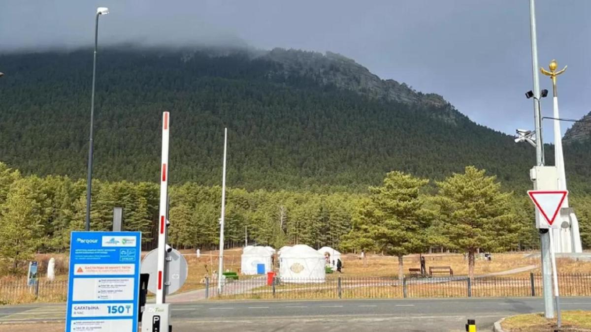 Бурабайдағы автотұрақ Бурабайдағы автотұрақ