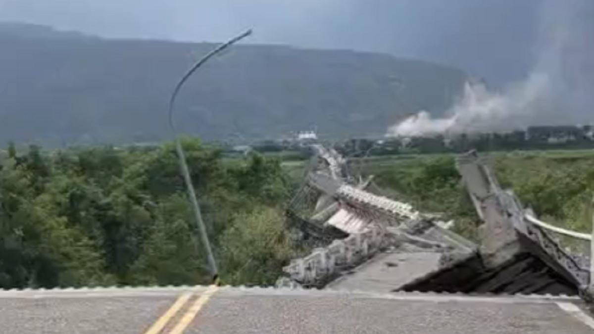 Сильное землетрясение произошло в спарте. Землетрясение. Землетрясение на Тайване. Мощное землетрясение. Землетрясение разрушения.