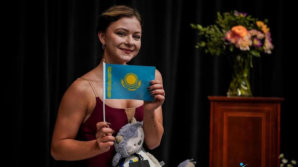 Казахстанская фигуристка Софья Самоделкина