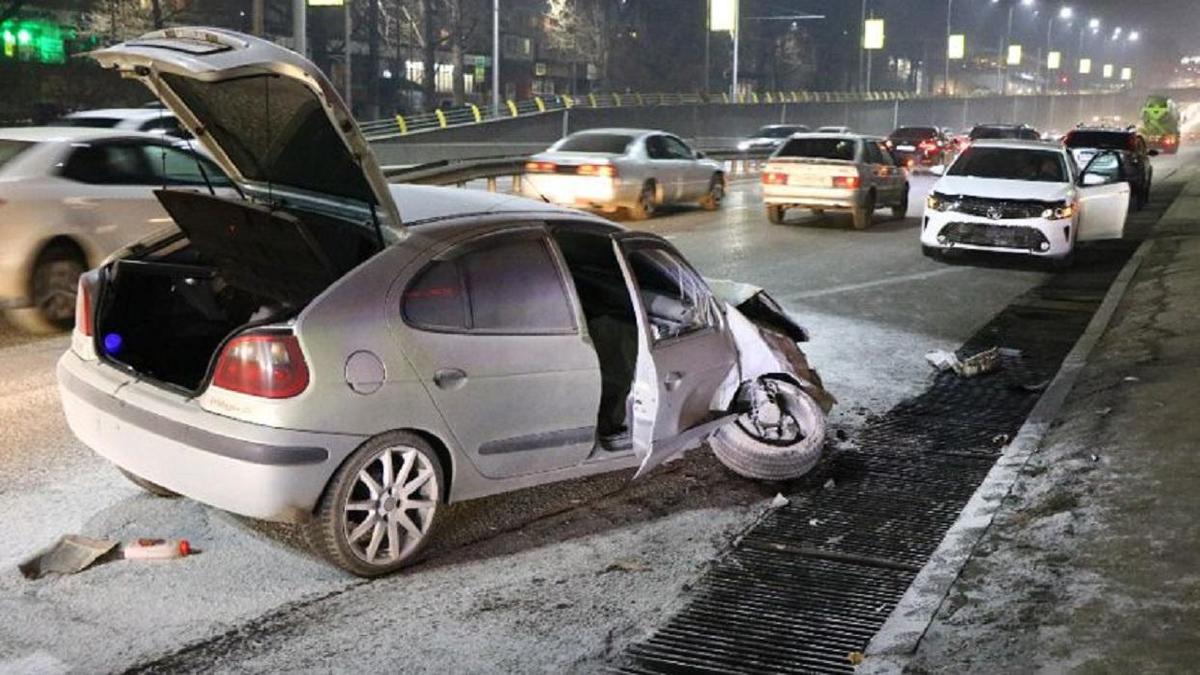 Автомобиль попал в аварию