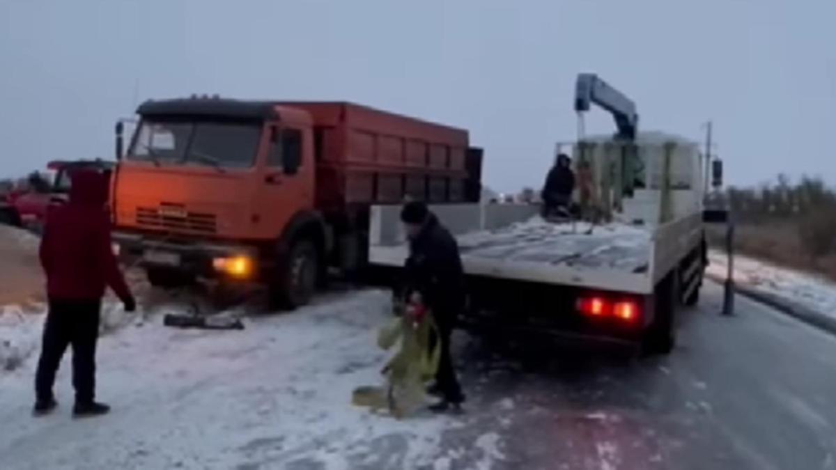 СҚО-дағы тасжолда жұк көлігі жолдан шығып кеткен СҚО-дағы тасжолда жұк көлігі жолдан шығып кеткен