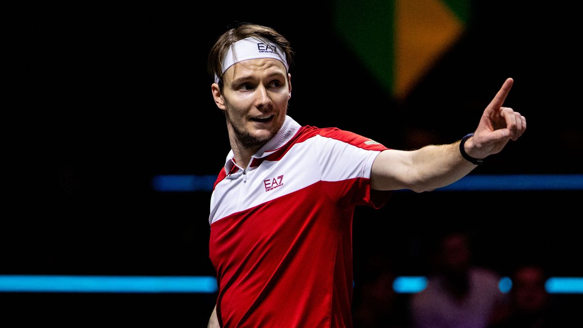 Казахстанский теннисист Александр Бублик