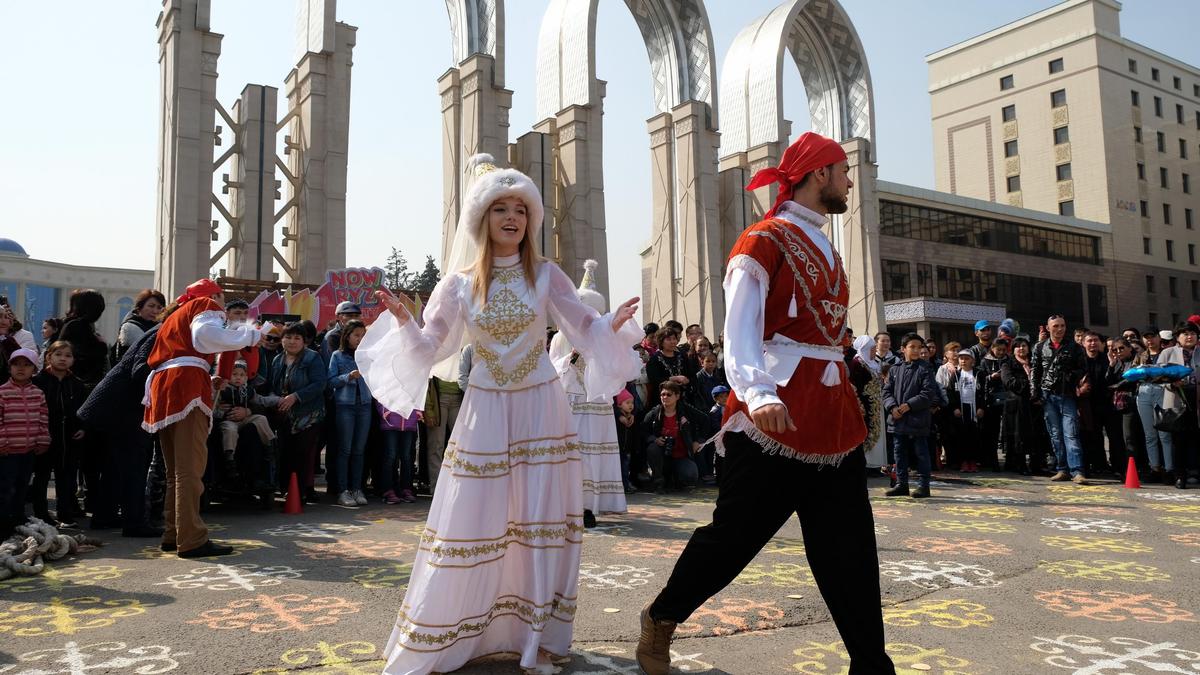 Люди на праздновании Наурыза