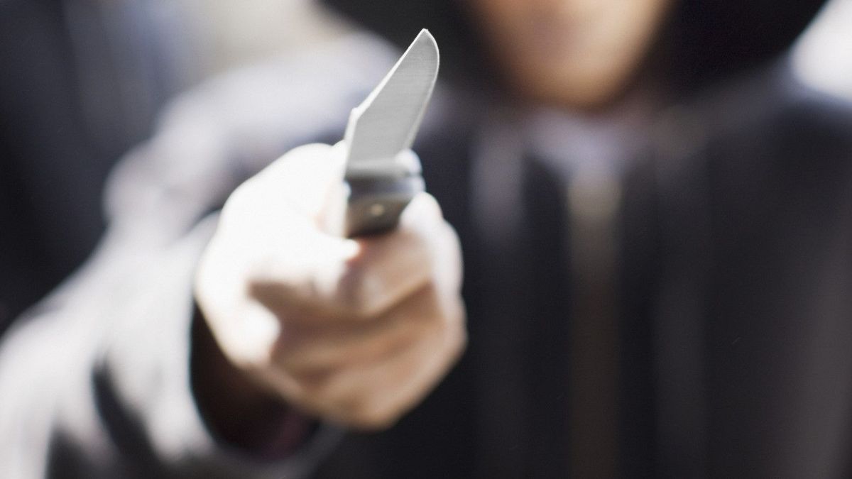 Старшеклассник после драки сбежал и вернулся в школу с ножом в Алматинской области