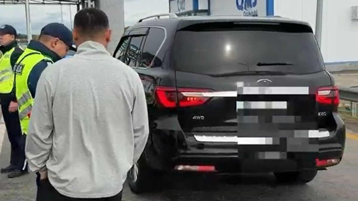 Водитель и полицейские