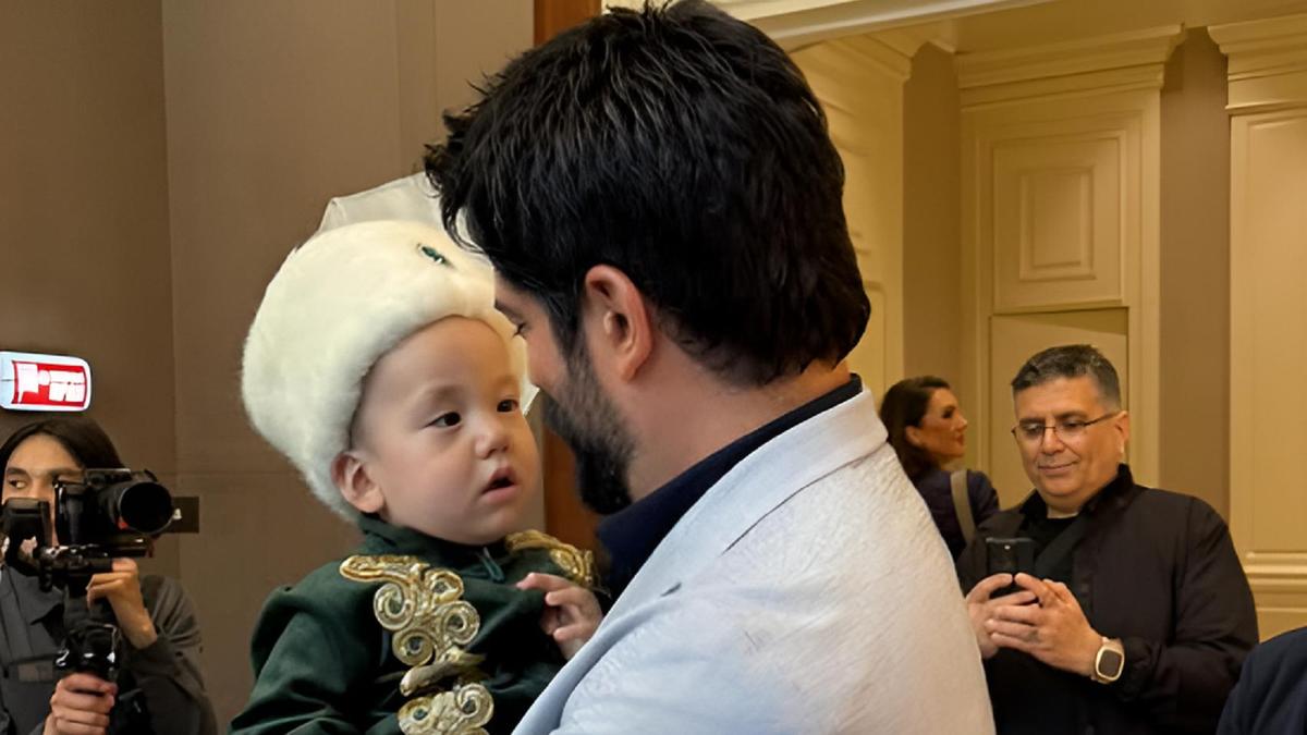 Бурак Өзчивит пен балақай Бурак Өзчивит пен балақай