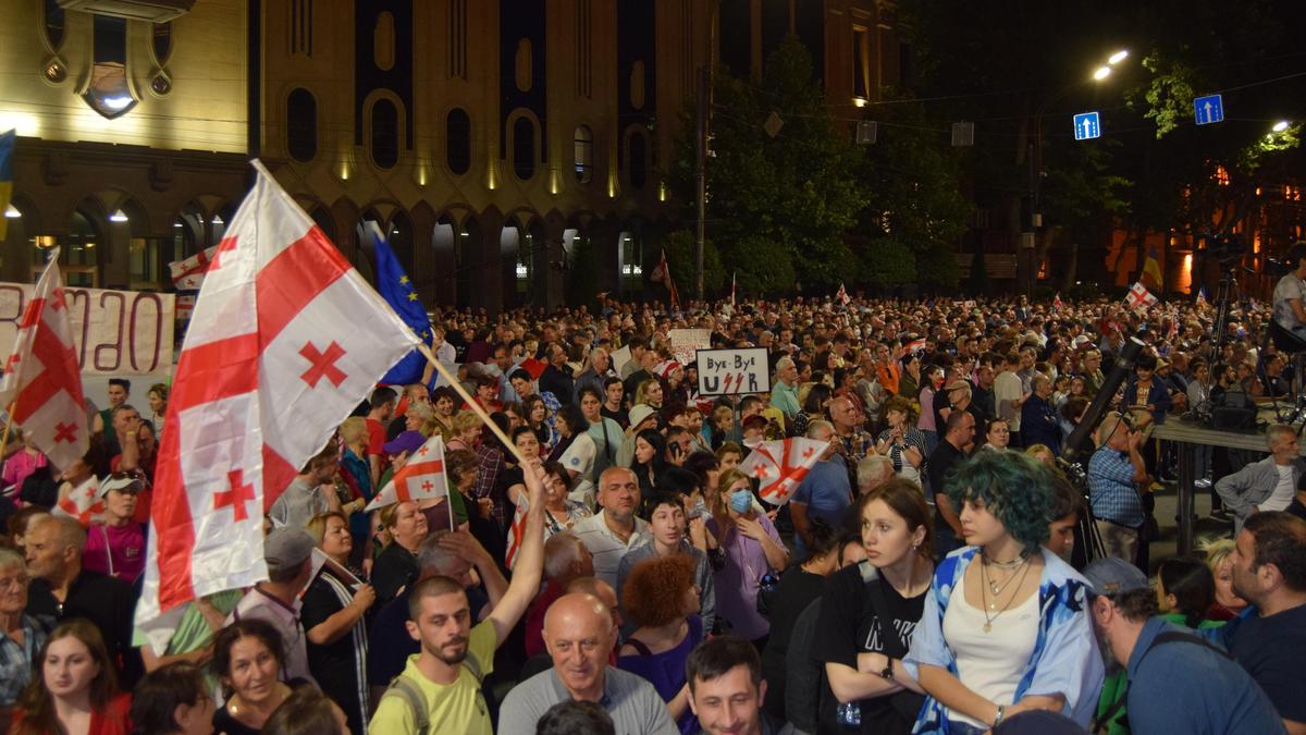 День победы в грузии 2024. Митинг в Тбилиси. Митинги в Грузии. Митинги в Грузии 2024. Фото протесты в Тбилиси.