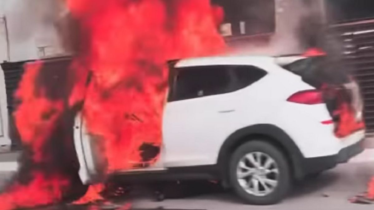 Автомобиль сгорел в Актау