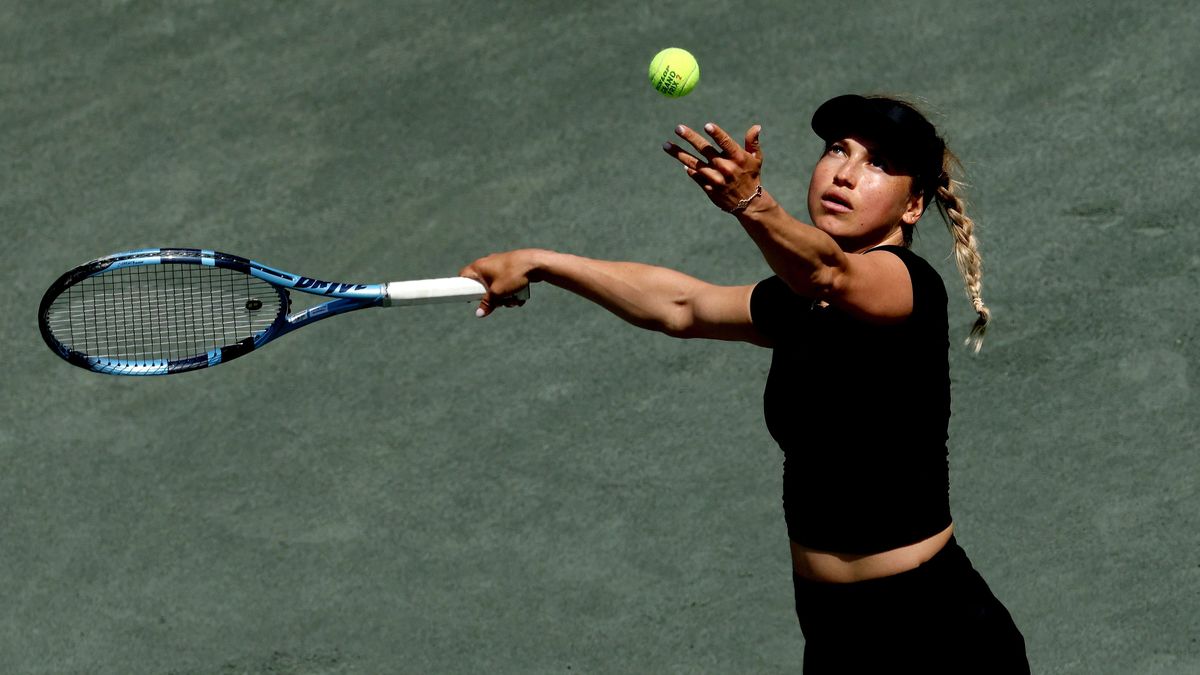 Казахстанская теннисистка Юлия Путинцева