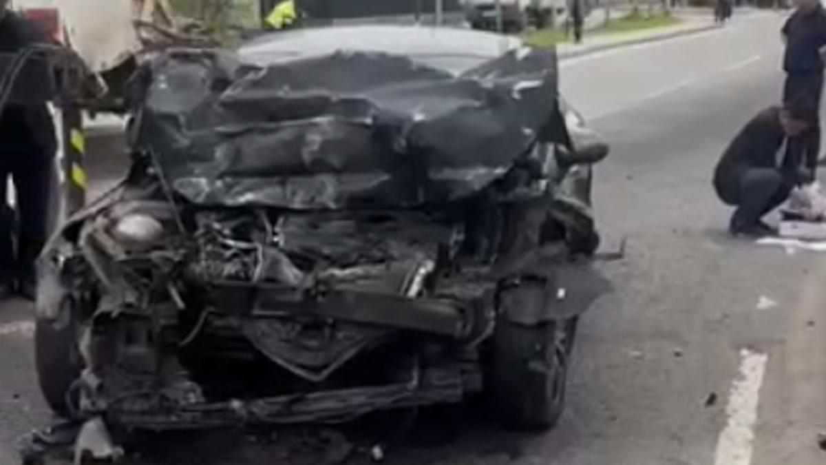 Автомобиль попал в аварию Автомобиль попал в аварию