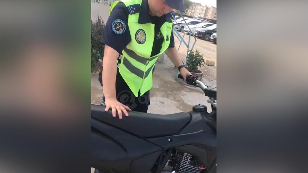 Мотоцикл без номеров забрали у подростка