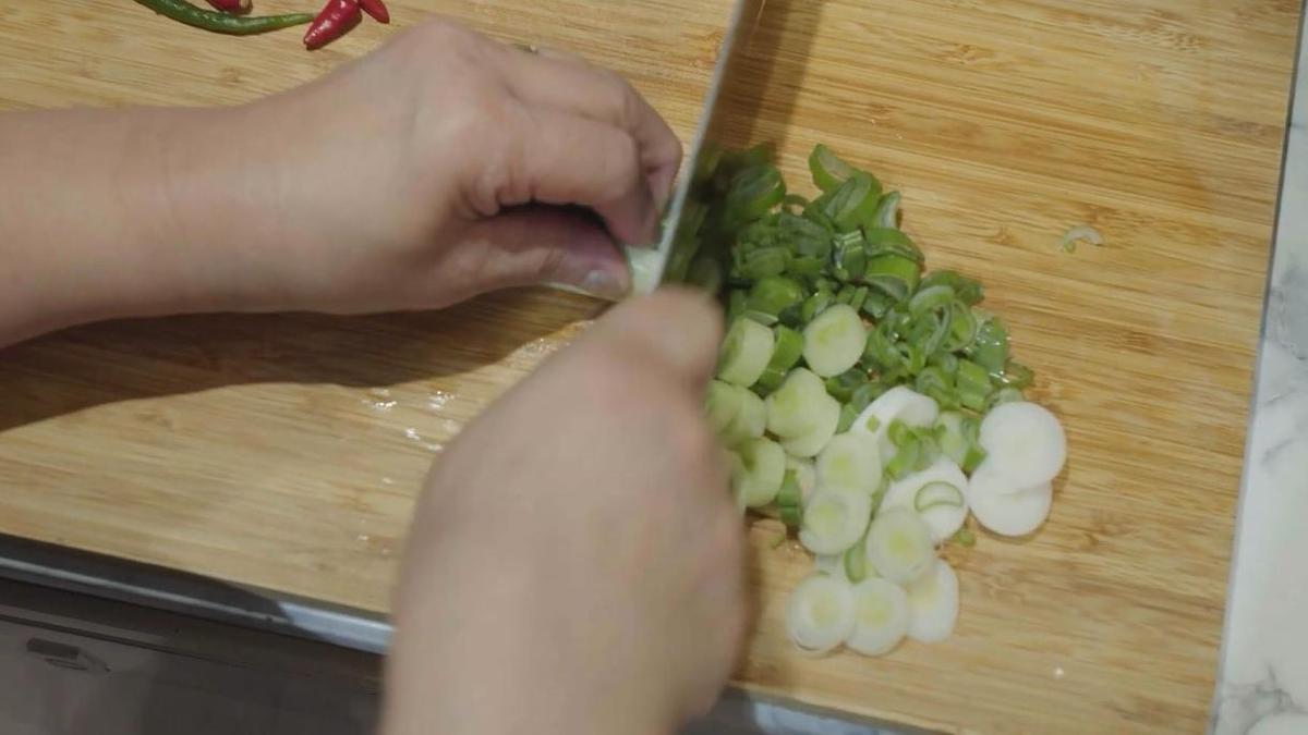 Нарезка зеленого лука