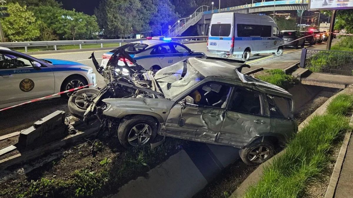 Автомобиль попал в аварию